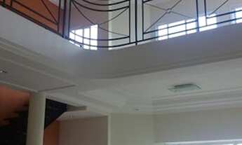 Imagem 3: Linda e ampla casa cercada de muito verde