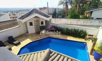 Imagem 4: Casa para venda possui 306 metros quadrados com 4 quartos