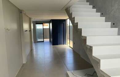 Imagem 2: Excelente Casa Duplex em Condomínio Fechado!!