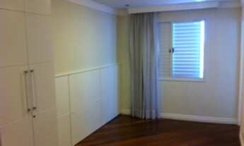 Imagem 7: Lindo apartamento com 3 suites, sala espaçosa com varanda e linda vista. Repleta de armári