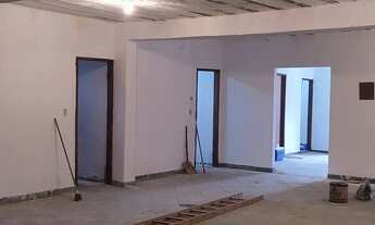 Imagem 3: Casa com terreno, imóvel com 200 metros construídos