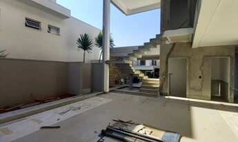 Imagem 7: Casa de condomínio sobrado para venda possui 383 metros quadrados com 4 quartos