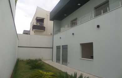 Imagem 6: Casa de condomínio de Alto Padrão para aluguel e venda tem 450 metros quadrados com 4 quar