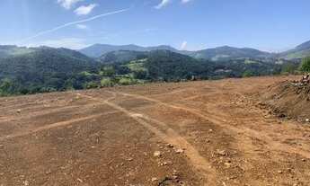 Imagem 2: Você feliz no seu terreno