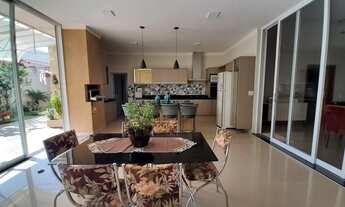 Imagem: Casa de condomínio para venda possui 220