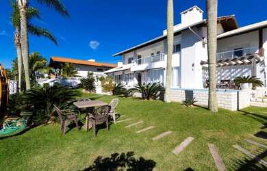 Imagem 2: Casa Alto Padrão frente Mar à venda no Centro de Bombinhas/SC