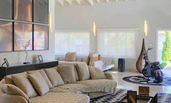 Imagem 6: Casa de condomínio para venda possui 200 metros quadrados com 3 quartos