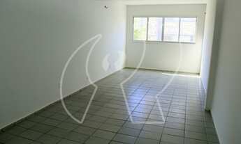 Imagem 3: Excelente localização, apartamento com 02 quartos, DCE, sala, cozinha, área de serviço, 01