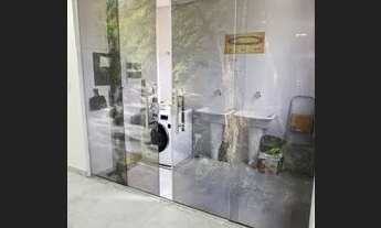 Imagem 2: Alugo barato,sem fiador,kitnet mobiliada,água e luz inclusos,próximo à Cid. Administrativa