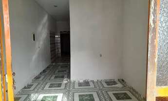 Imagem 5: Aluga se uma casa com dois 4 sendo uma com suite. Ótimo pra se morar