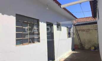 Imagem 2: Casa com boa localização, próximo a escolas e creches