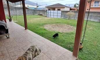 Imagem 3: Casa em amplo terreno na Armação