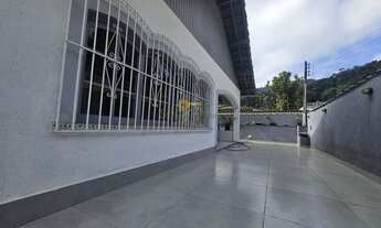 Imagem 2: Casa para Venda em Teresópolis, Meudon, 3 dormitórios, 2 suítes, 3 banheiros, 3 vagas