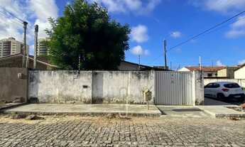 Imagem: Casa para Aluguel por trás da BurnFit