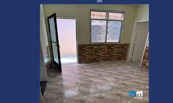 Imagem 3: Casa de fundos com duas casas no terreno 01 quarto e garagem em irajá