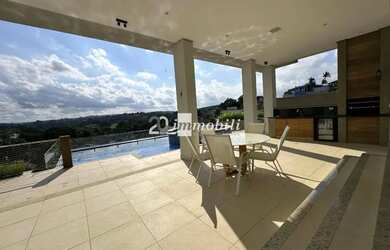 Imagem 2: Casa à venda em Carapicuíba, Granja Viana, com 4 suítes, com 385.07 m², Golf Village