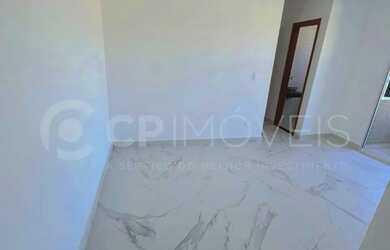 Imagem 3: Apartamento de 2 dormitórios com 2 vagas para venda em Porto Alegre