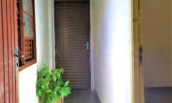 Imagem 3: Vdo prédio eqnm 19/21, c/4 aptºs + 02 lojas - escriturado - R$1.100.000,00