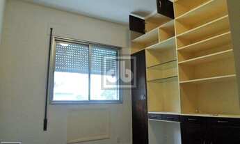 Imagem 7: Quadra da Lagoa (Av. Borges de Medeiros) - vista Cristo - próximo a todo o comércio do Jar