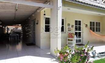 Imagem 2: Casa de condomínio para venda tem 188 metros quadrados com 4 quartos