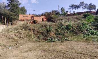 Imagem 4: Terreno com construção a venda