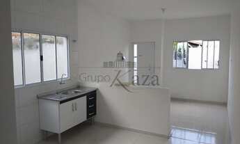 Imagem 2: Casa - Venda - Cidade Salvador - Jacareí - 2 Dormitórios - 63m² - 2 vagas de Garagem - Qui