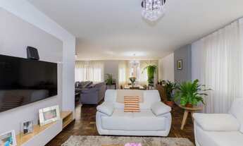 Imagem 4: Apartamento à venda, com 3 dormitórios e 2 vagas de garagem, ao lado da praça da Ucrânia