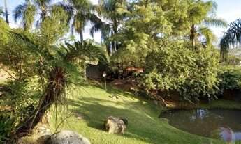Imagem 2: Casa para Venda em Florianópolis, Itacorubi, 6 dormitórios, 1 suíte, 4 banheiros, 4 vagas