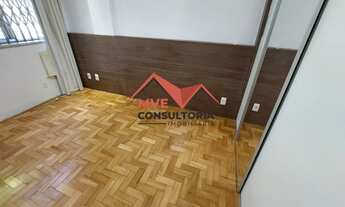 Imagem 4: Tijuca!! Excelente imóvel reformado próximo ao metrô com vaga!!