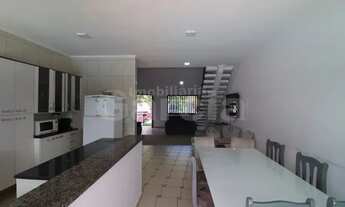 Imagem 6: Sobrado com 4 dormitórios (3 suítes), edícula e com piscina em Peruíbe