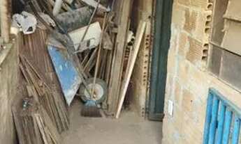 Imagem 4: Vendo área na vila Santa Rita (Eliana Silva)