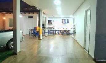 Imagem 4: Casa para aluguel e venda possui 164 metros quadrados com 4 quartos