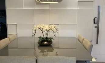 Imagem 2: Torre - 03 Qtos / 01 Suíte - 02 Vagas - Andar alto - Reformado - Área de lazer - Ótima loc