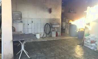 Imagem 5: Vendo sobrado de esquina com duas residências na Qr 318 da samambaia sul