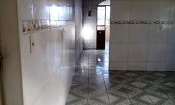 Imagem 7: Alugo casa grande por dentro?..para família com no máximo 5 pessoas?