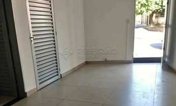 Imagem 4: Imóvel comercial na Av. do Bairro Vila Tibério com 149,08 m² construção, porta de enrolar