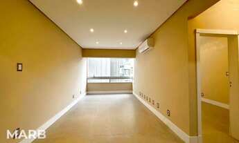 Imagem 2: Apartamento com 2 dormitórios à venda, 68 m² por R$ 890.000,00 - Centro - Florianópolis/SC