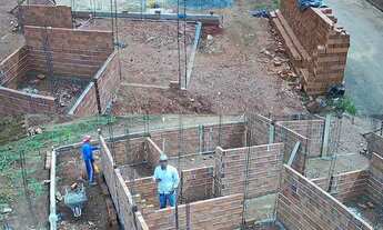 Imagem 3: Casa a venda ainda na planta. Previsão de término, 7 meses