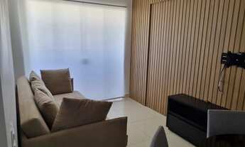 Imagem 4: Apartamento 2 quartos com suíte. Andar alto, nascente, garagem, reformado e mobiliado