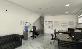 Imagem 5: Prédio inteiro à venda em Chora Menino - SP