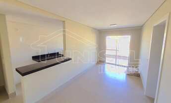 Imagem 5: A Unisol Imóveis aluga apartamento com dois dormitórios sendo duas suítes e sala com sacad