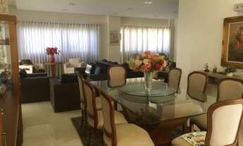 Imagem 7: Casa de condomínio para venda tem 580 metros quadrados com 4 quartos