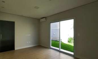 Imagem 7: Casa de condomínio para venda tem 300 metros quadrados com 4 quartos