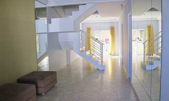 Imagem 2: Sobrado triplex em condomínio | São Lourenço | 4 quartos (2 suítes