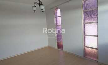 Imagem 2: Casa à venda, 3 quartos, 1 suíte, 3 vagas, Osvaldo Rezende - Uberlândia/MG