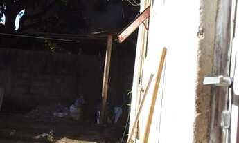 Imagem 6: Casa com quintal e garagem