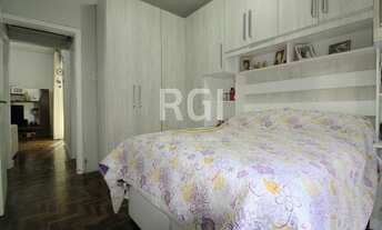 Imagem 2: Excelente apartamento de (2) dois dormitórios, térreo, reformado. Bairro: Cidade Baixa- PO