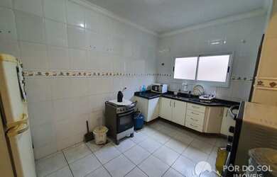 Imagem 2: Casa 3 dormitórios quintal a venda Guilhermina Praia Grande