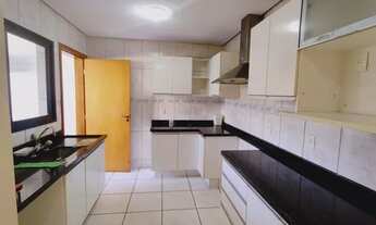 Imagem 4: Sobrado para venda possui 462 metros quadrados com 4 quartos em Jardim América - Goiânia