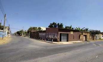 Imagem 2: Casa para venda possui 128 metros quadrados com 3 quartos em Jardim Roriz - Brasília - DF